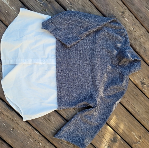 Size Medium sweater - Picture 5 of 5